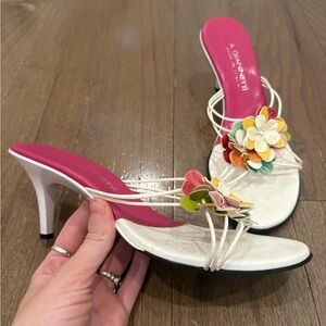 Vintage floral kitten heels!